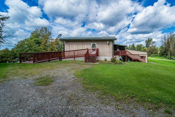 Property Photo: 26 Oak Lane ON K0K 3G0