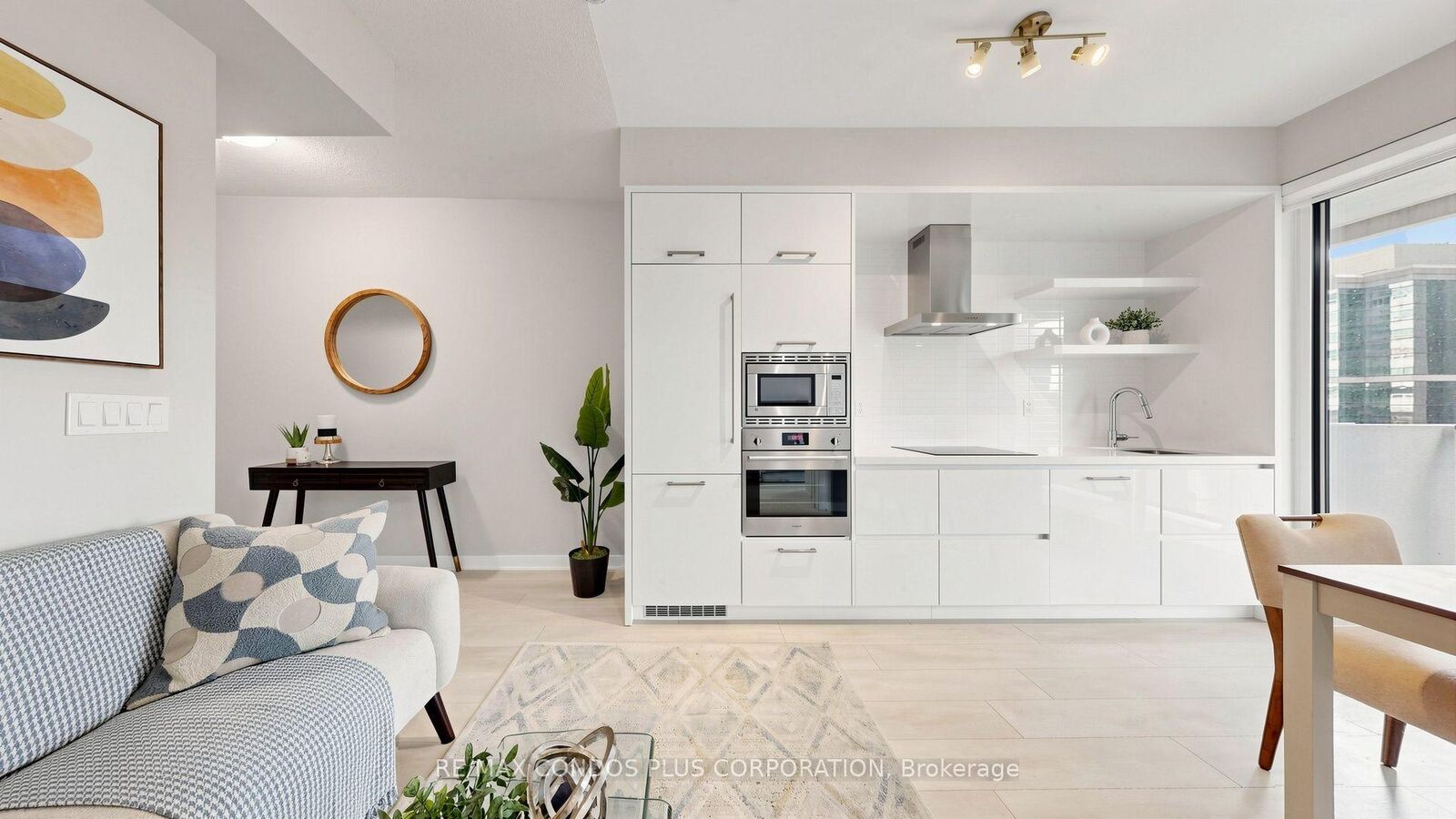 Property Photo:  2221 Yonge Street 506  ON M4S 0B8 