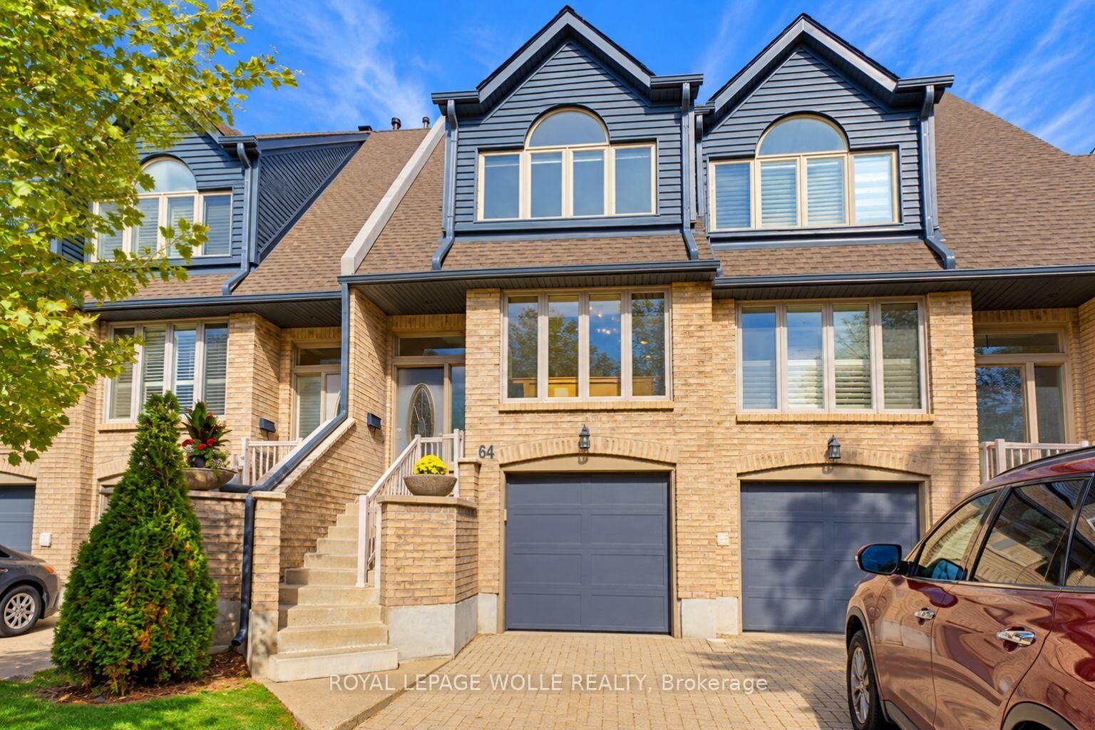 Property Photo:  225 Benjamin Road 64  ON N2V 1Z3 
