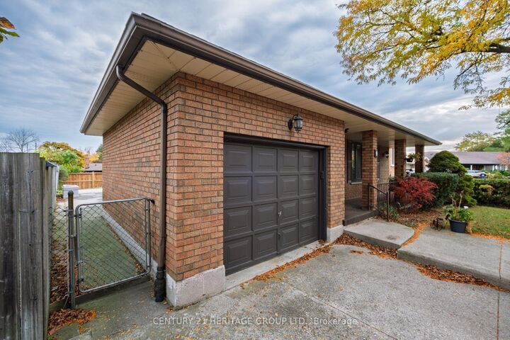 Property Photo: 47 Hill Avenue ON N3R 4G8