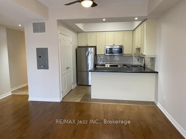 Property Photo: 375 Lakebreeze Drive 308 ON L1B 0A3