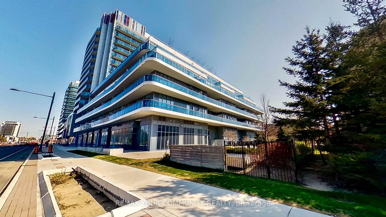 Property Photo:  9471 Yonge Street 1218  ON L4C 1V4 