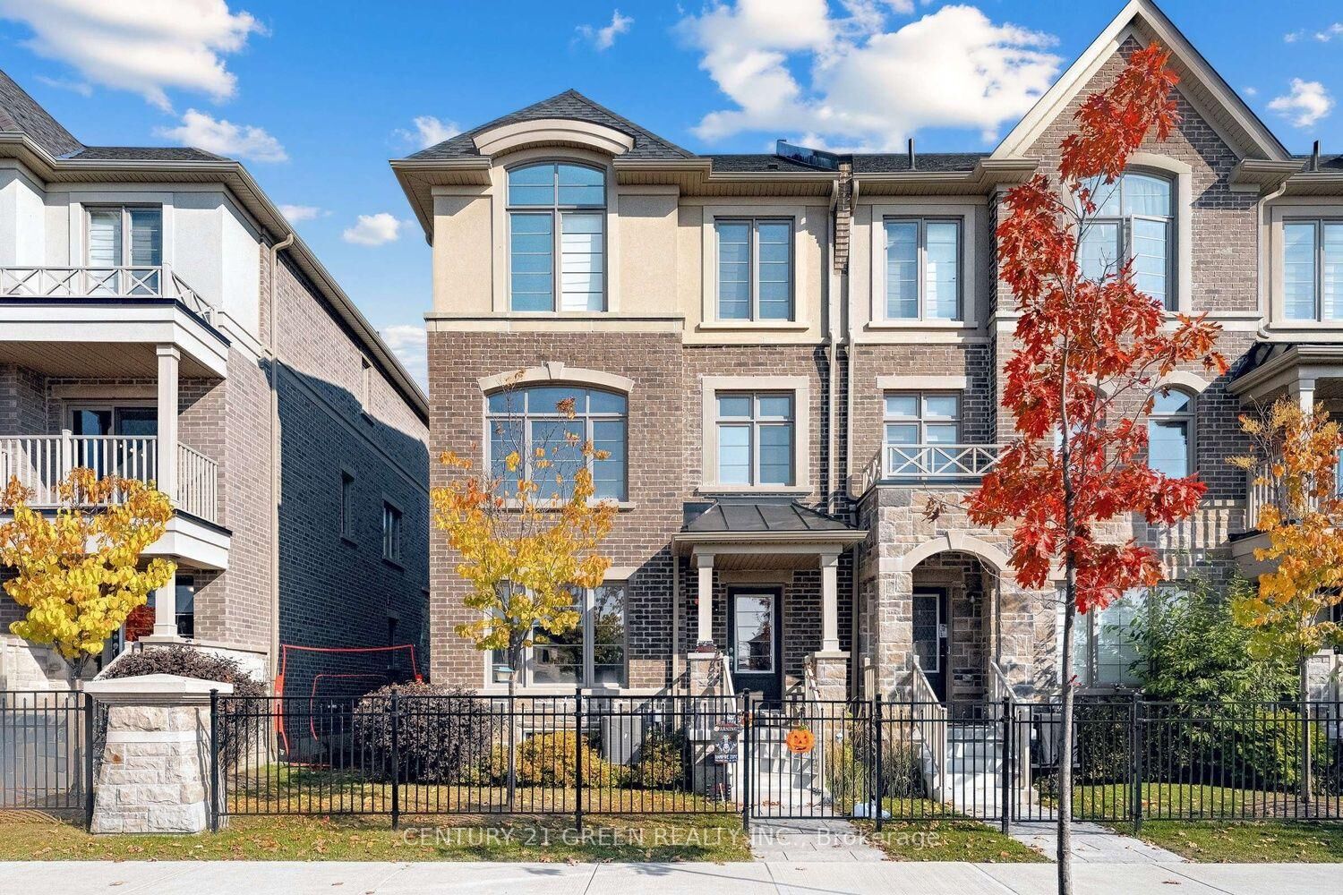 Property Photo:  16 Summerbeam Way  ON L6Y 6K5 