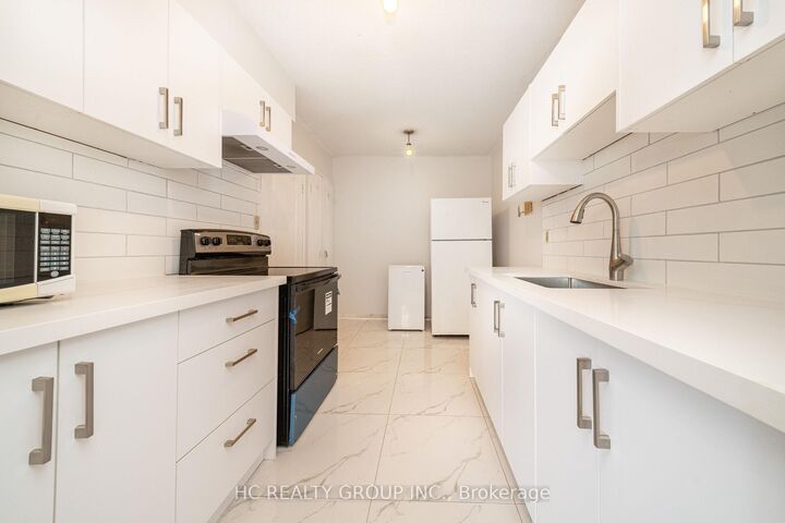 Property Photo:  1250 Bridletowne Circle 505  ON M1W 2V1 