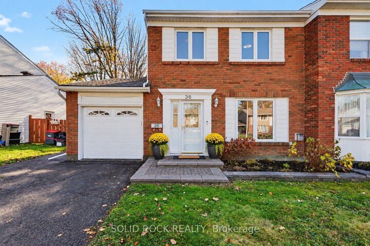 Property Photo: 36 Meadowbank Drive ON K2G 0N9