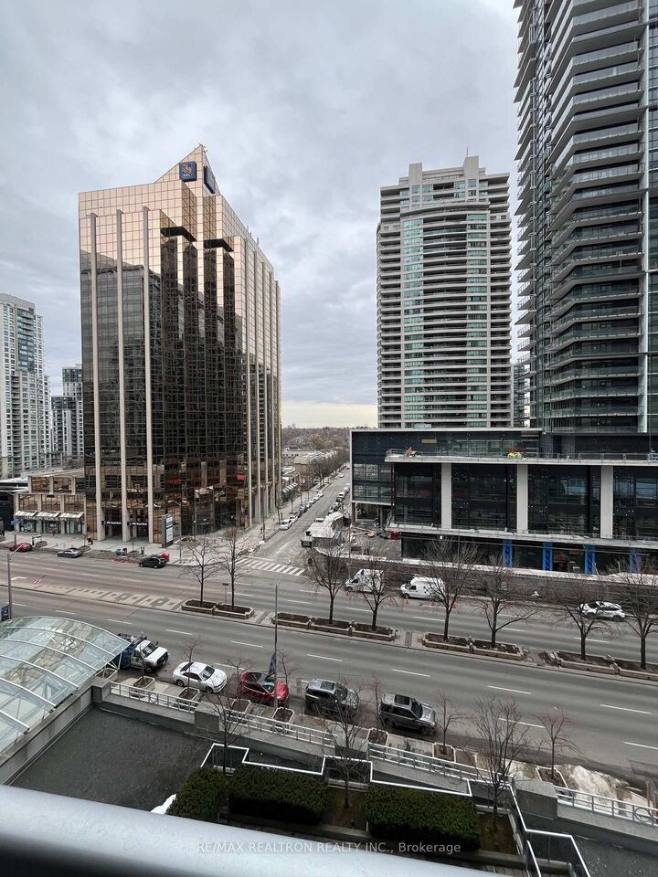 Property Photo:  4968 Yonge Street 909  ON M2N 7G9 