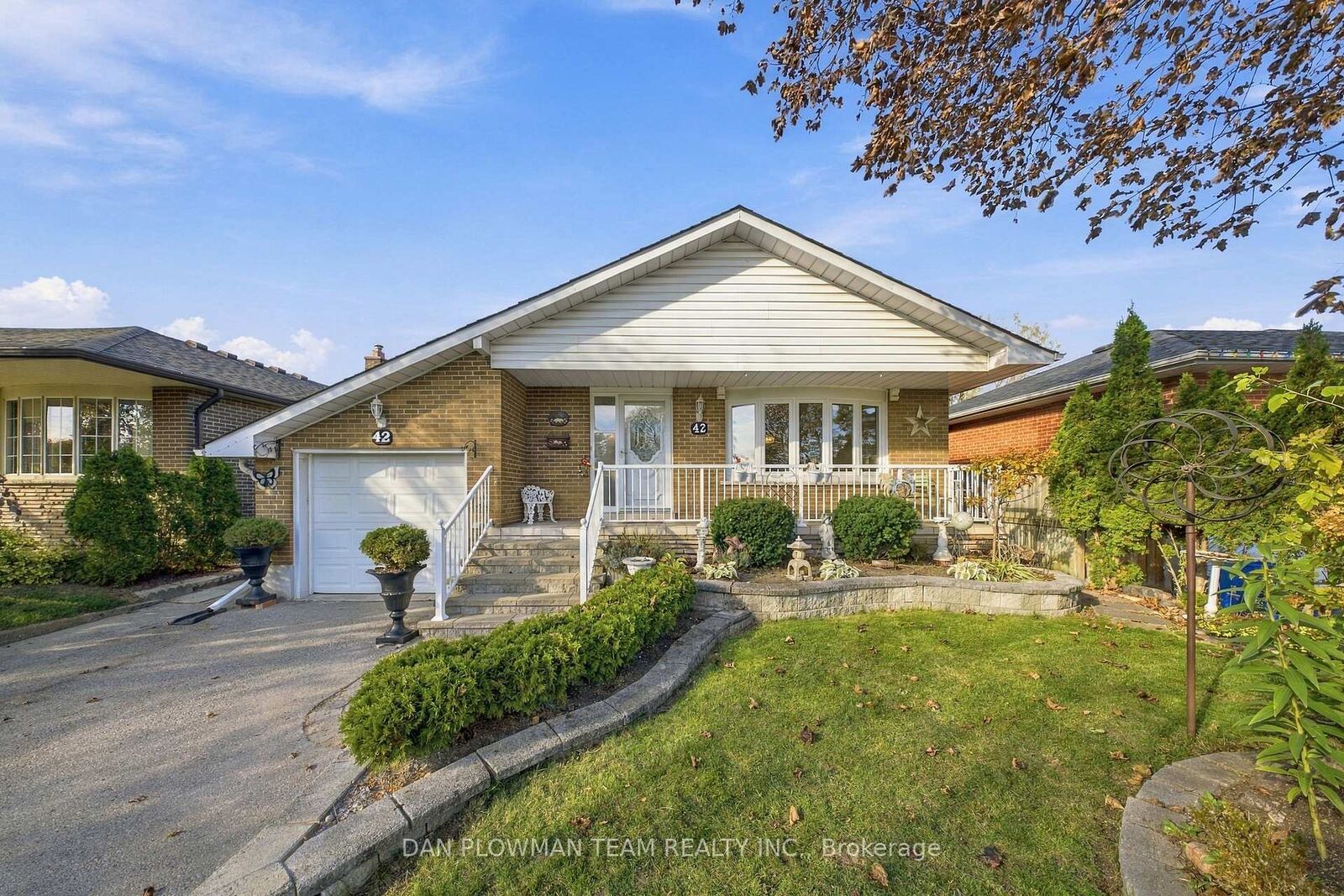 Property Photo: 42 Seneca Avenue ON L1G 3V4