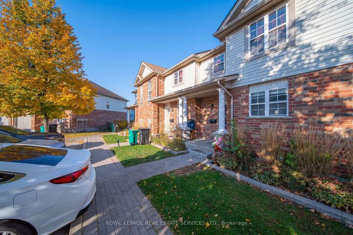 Property Photo: 400 Wilson Avenue 19 ON N2C 2S1