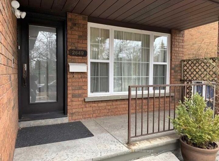 Property Photo: 2649 Credit Valley Road ON L5M 4J7