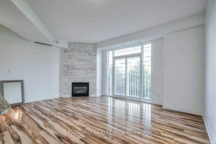 Property Photo:  38 Stadium Road 627  ON M5V 3P4 