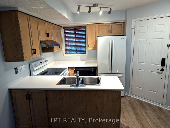 Property Photo: 41 Anderson Street E ON K1R 6T6