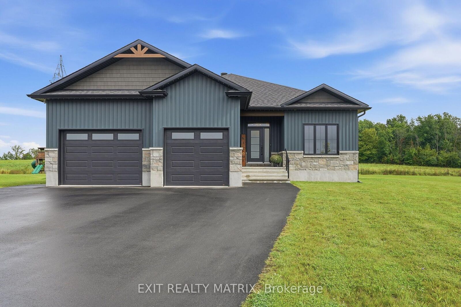 Property Photo:  256 Trudeau Crescent  ON K4R 0E2 