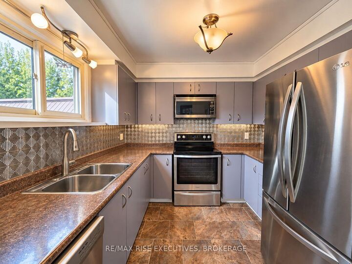 Property Photo:  791 Littlestone Crescent  ON K7M 8L7 