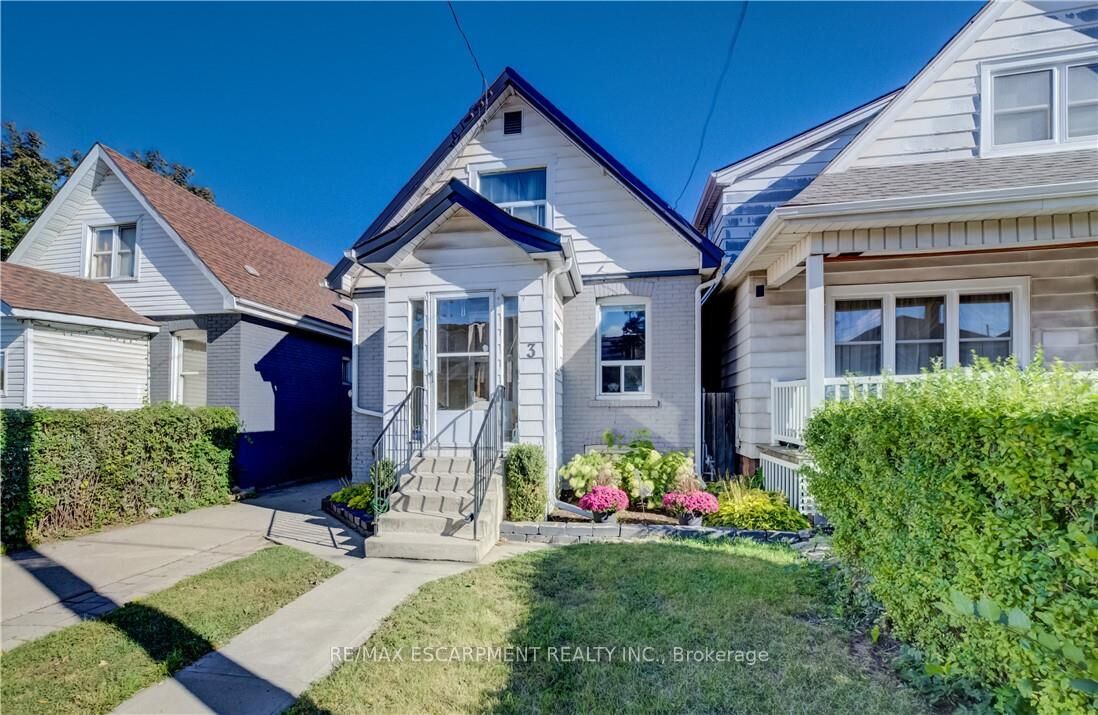 Property Photo:  3 Craigmiller Avenue  ON L8L 3H9 