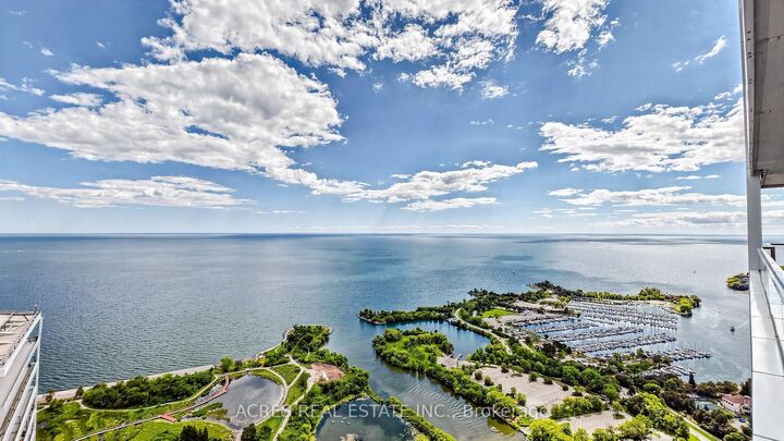 Property Photo:  30 Shore Breeze Drive 5806  ON M8V 0J1 