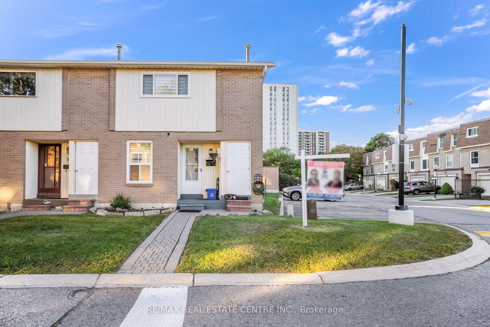 Property Photo:  59 Craigleigh Crescent  ON L6T 2E3 