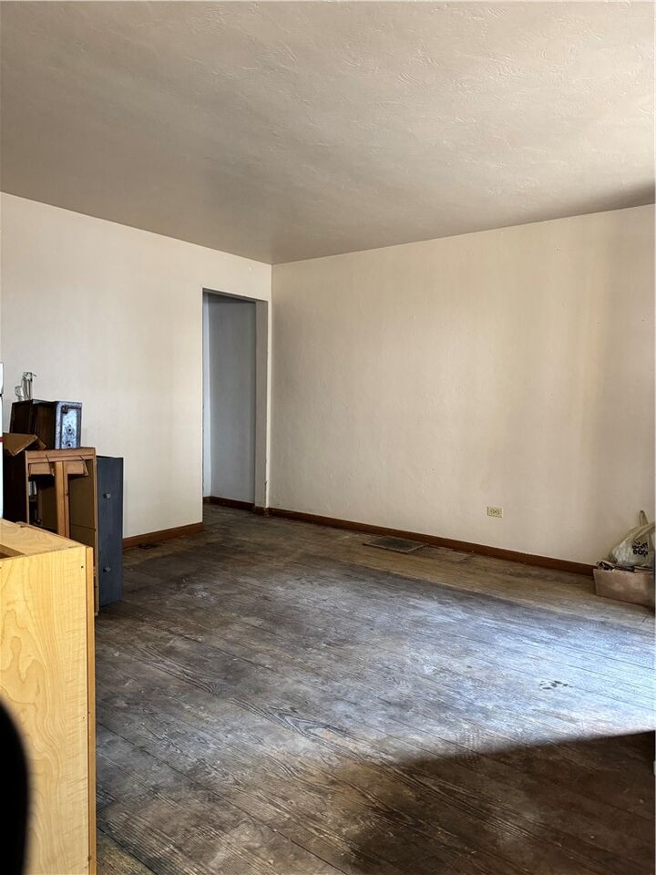 Property Photo:  143 Warden Street  PA 15220 