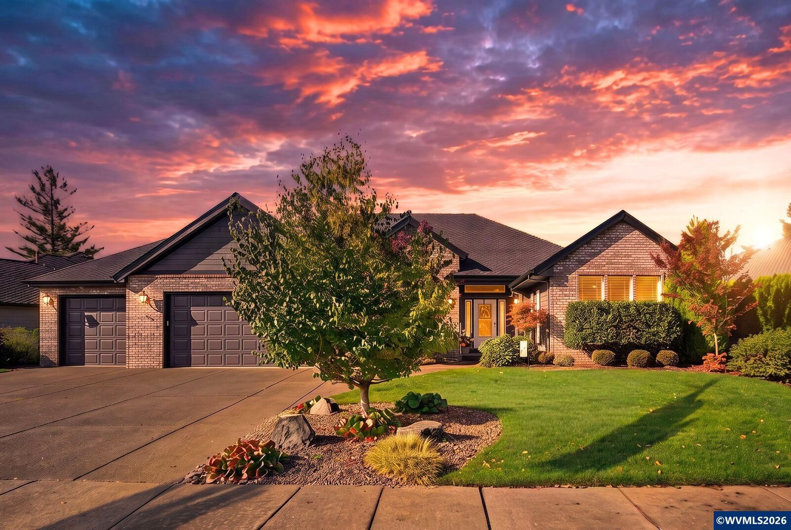 Property Photo: 6227 Hogan Dr N OR 97303
