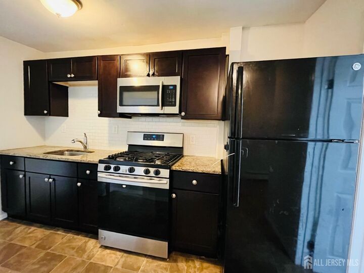 Property Photo:  417 Henry Street 4  NJ 08879 