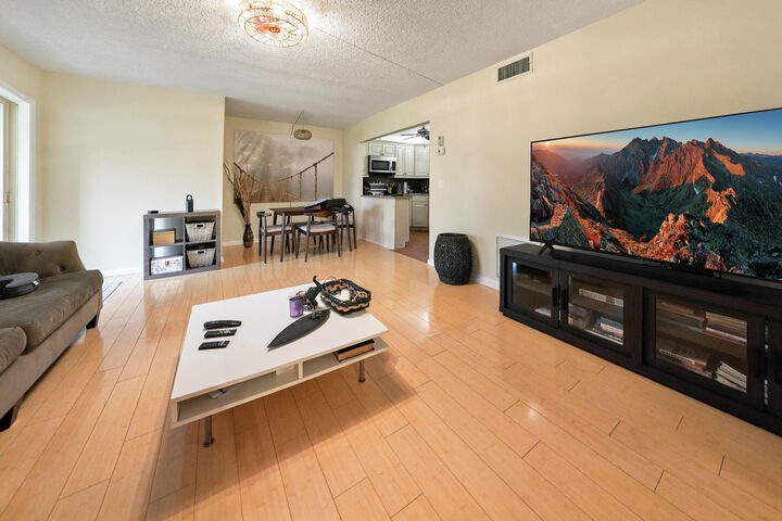 Property Photo: 330 Knotty Pine Circle FL 33463