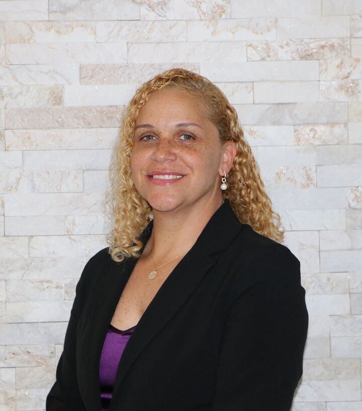 Donna Gregory,  in Tampa, Circle