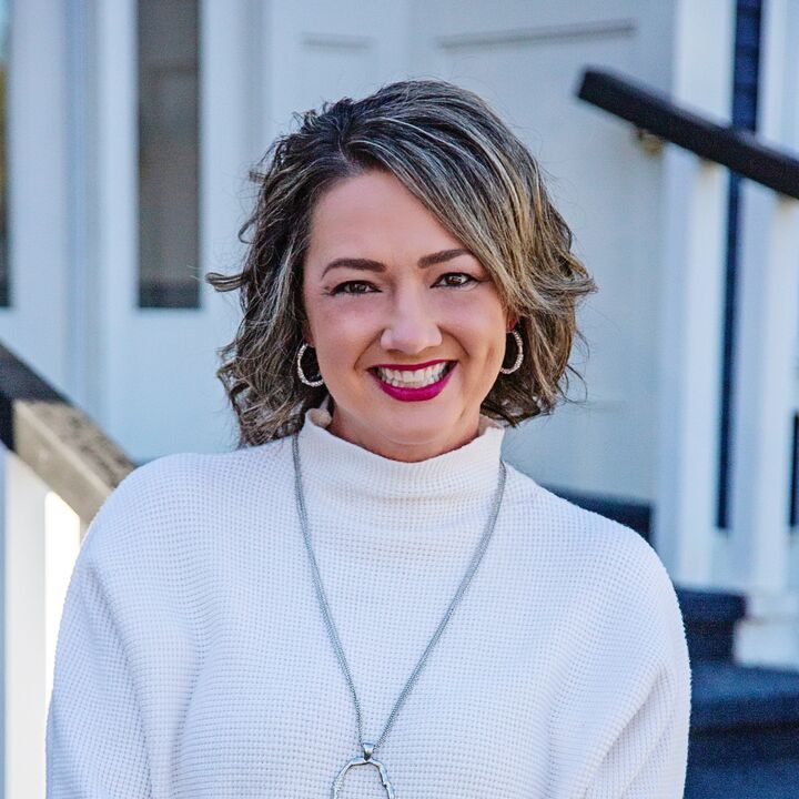 Angela DeWolf, Real Estate Salesperson in Rockford, Schmidt Realtors