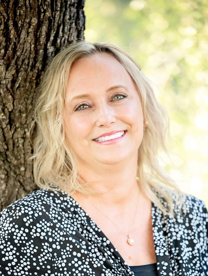 Lisa Tapp Harris, Real Estate Salesperson in Savannah, ERA Southeast Coastal Real Estate