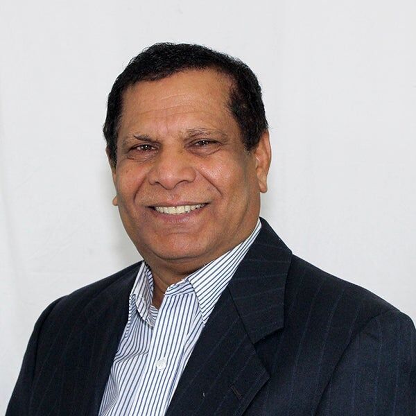 Dave Ragoonanan,  in Woodbury, Realty Connect