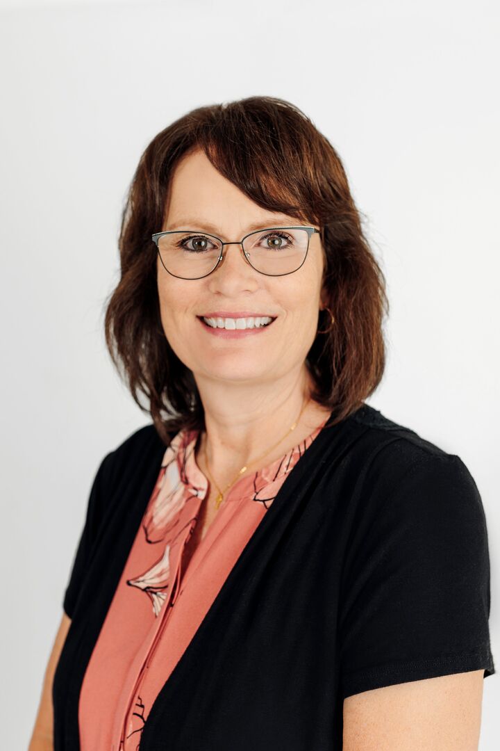 Jolene Sullivan, Real Estate Salesperson in Waverly, Signature Real Estate