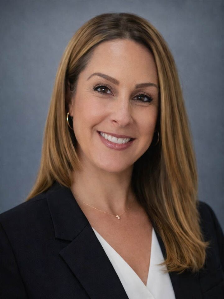 Karen Lopez, Real Estate Salesperson in Anaheim, Affiliated
