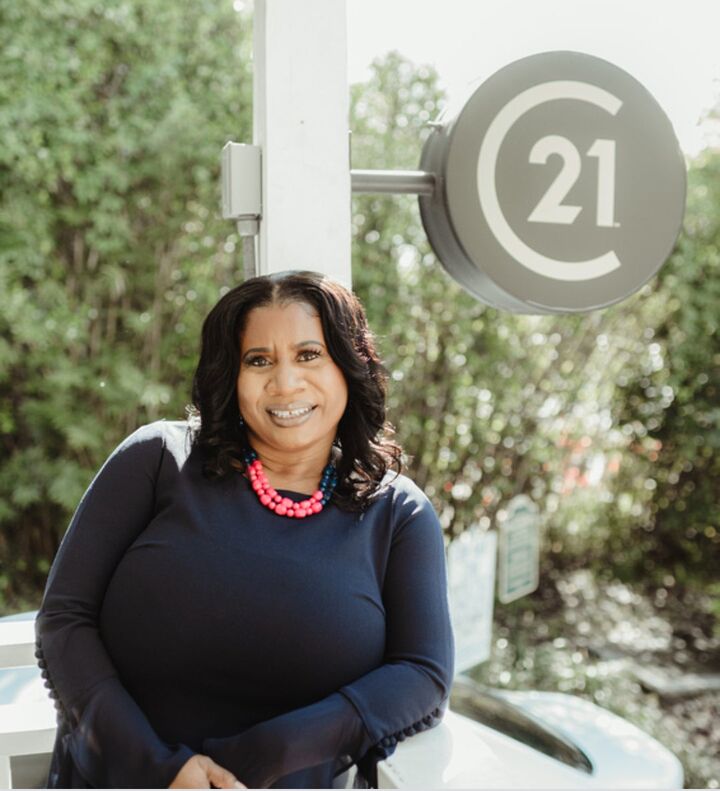 Andrea Deer, Real Estate Salesperson in Orlando, Carioti