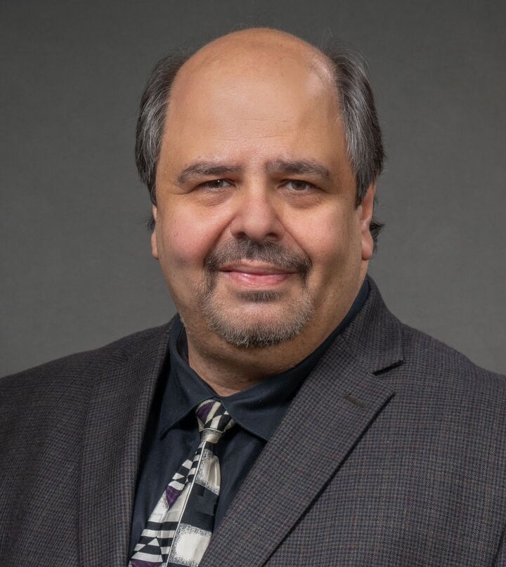 Raffele Savaglio, Real Estate Broker in Addison, Circle