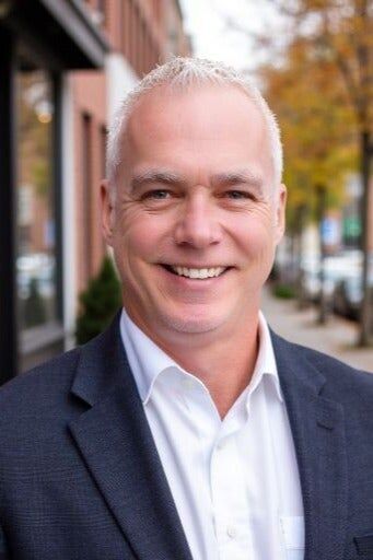 Craig Benham,  in East Lansing, Professionals