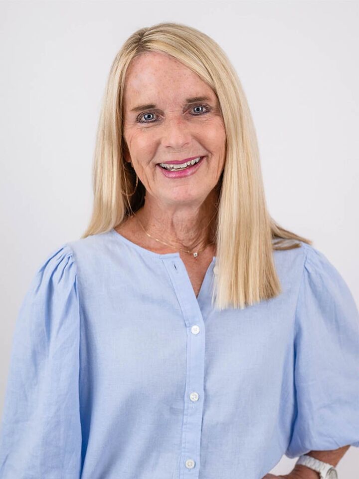 Cindy Helms, Associate Real Estate Broker in Beloit, Affiliated