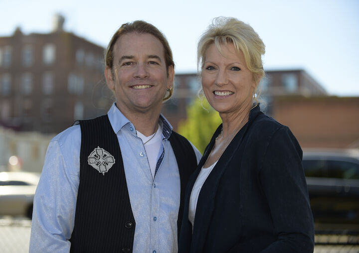 Mark & Debbie Thomas / Dailey,  in Salem, Realty ONE Group Willamette Valley & At The Beach