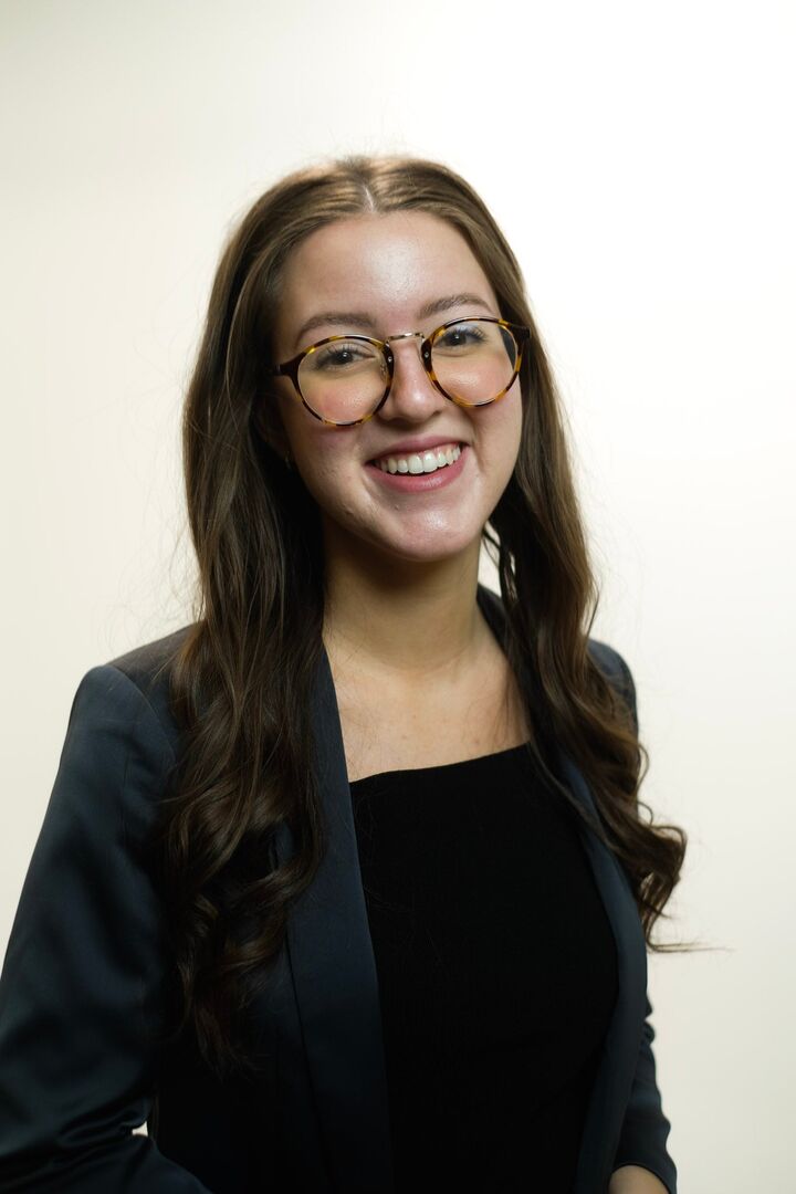 Alexis Capus,  in Troy, Professionals