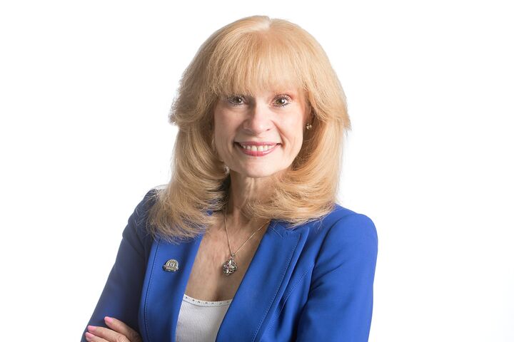 Lisa Keating, Real Estate Salesperson in Westchester, Circle