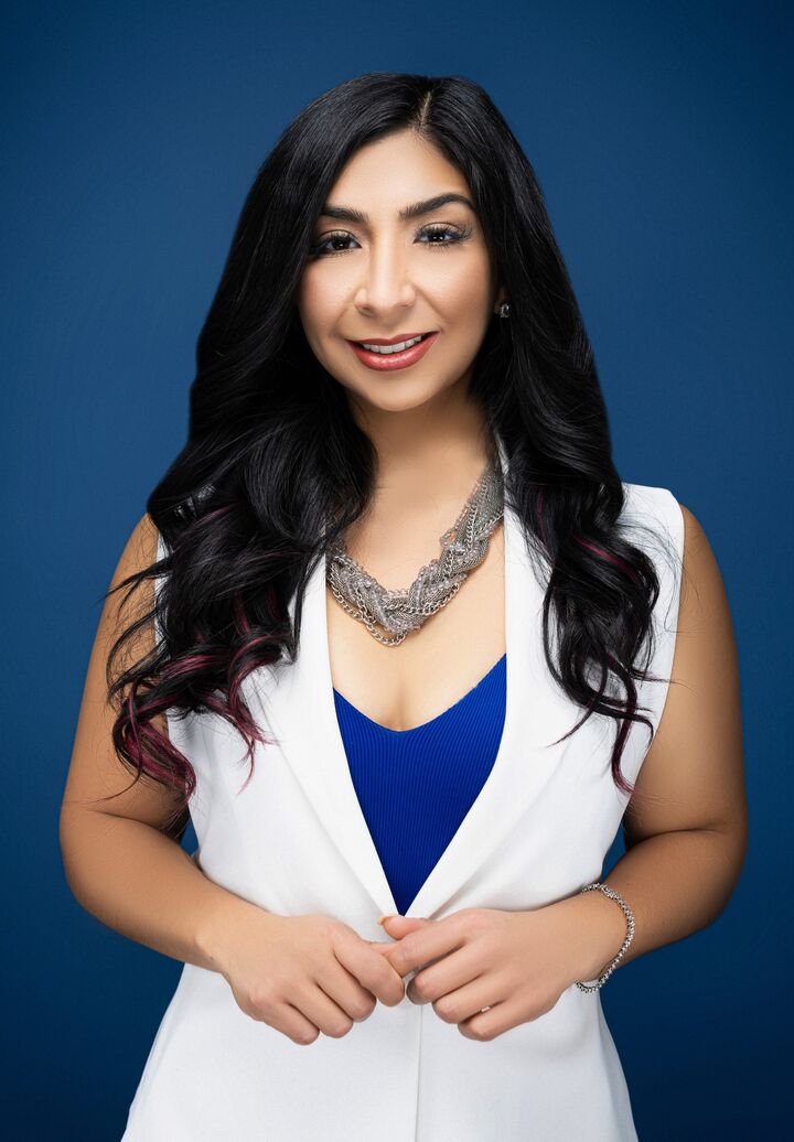 Esmeralda Villeda, Real Estate Salesperson in Las Vegas, Americana