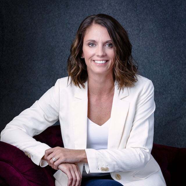 Erica Bushaw, Real Estate Salesperson in Oelwein, Signature Real Estate