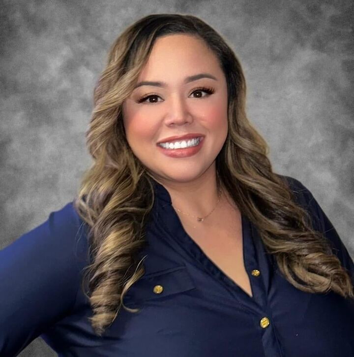 Alexsandra Barreras, Real Estate Salesperson in Edmond, Paramount