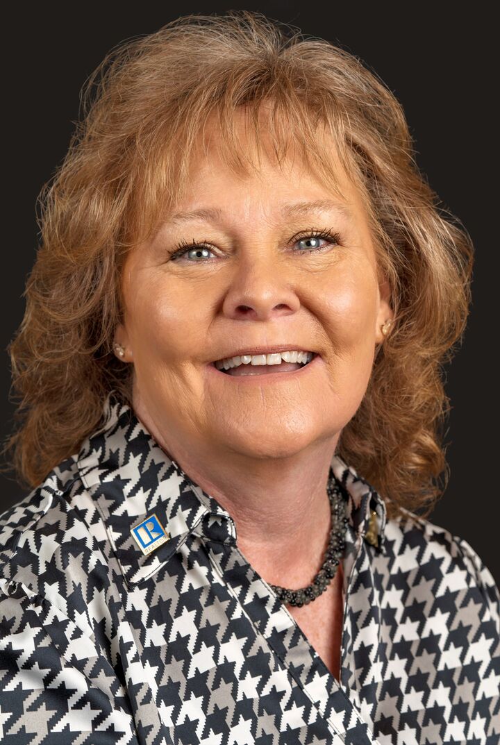 Delia Lee Scallion, Real Estate Salesperson in Beverly Hills, ERA American Suncoast