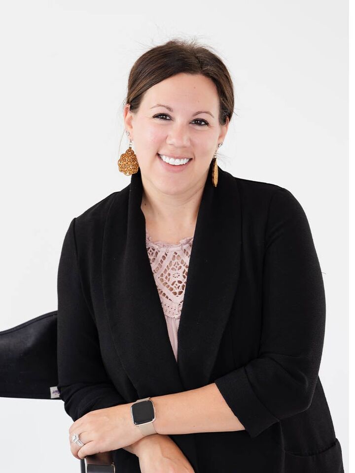 Elizabeth Grace, Real Estate Salesperson in Beloit, Affiliated