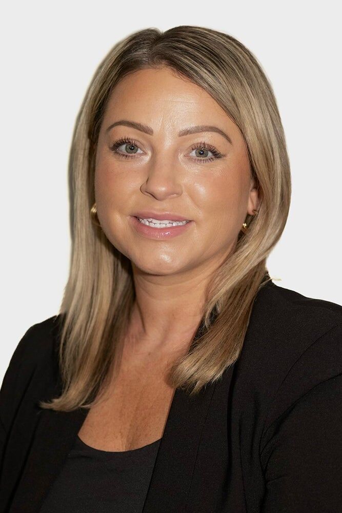 Stephanie Heise, Real Estate Broker in Decatur, Service First