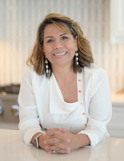 Azar Rosemaryam, Real Estate Salesperson in Gainesville, M.M. Parrish Realtors