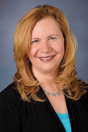 Linda Hammer, Real Estate Salesperson in Overland Park, Kansas City Homes