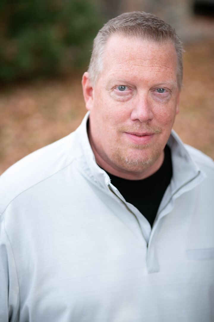 Jason Lee, Real Estate Salesperson in Siren, Property Professionals