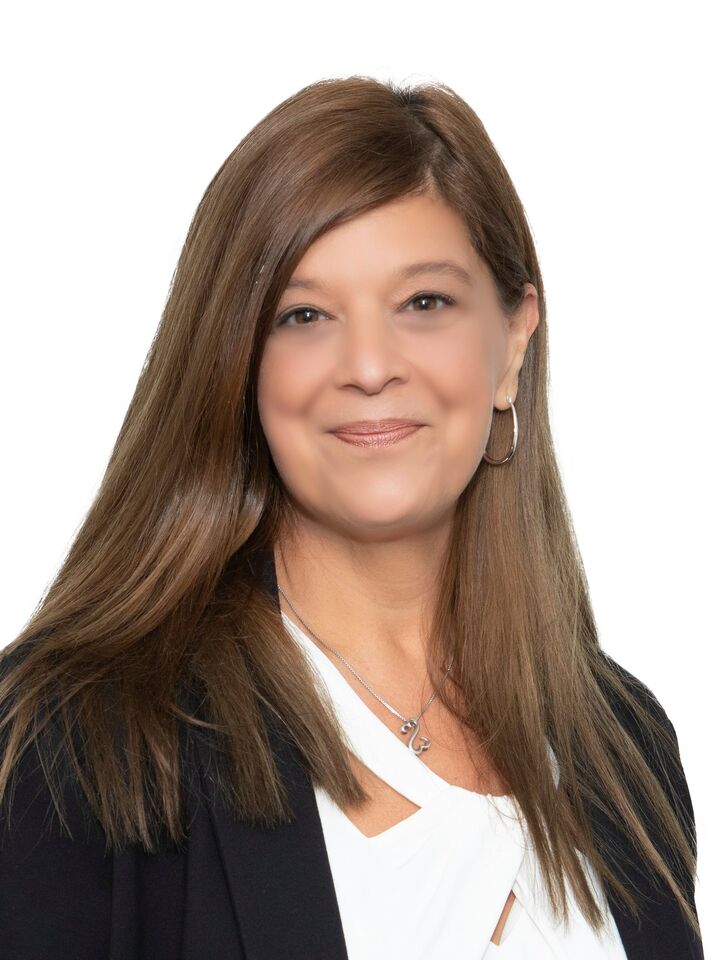 Anna Marino, Real Estate Salesperson in Lindenhurst, AA Realty