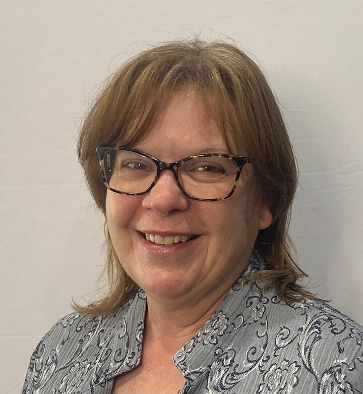 Donna Davis, Real Estate Salesperson in Seaford, Premier