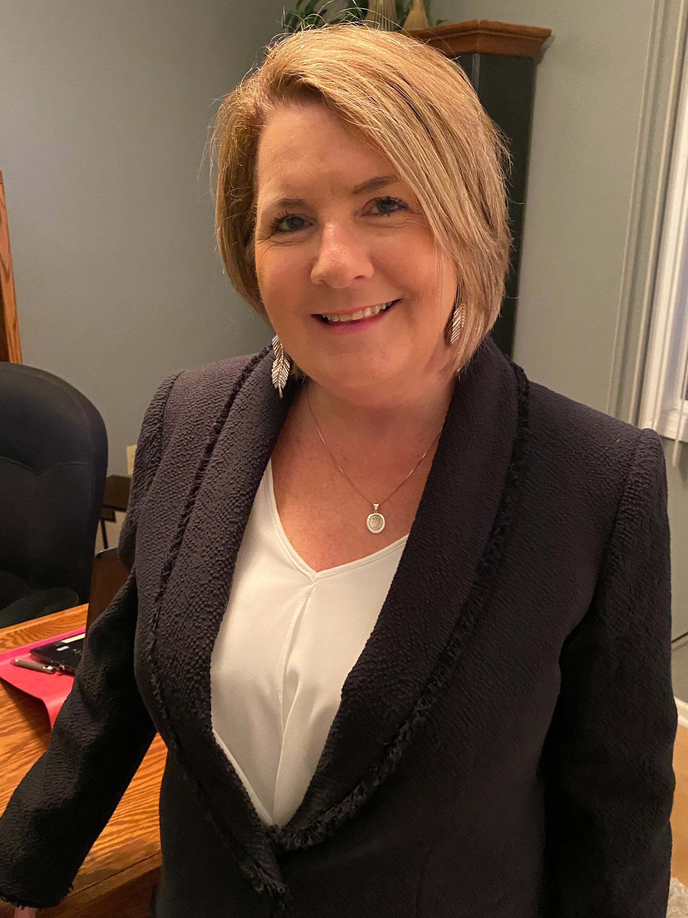 Kimberly Farrah, Real Estate Salesperson in Vienna, Select Properties