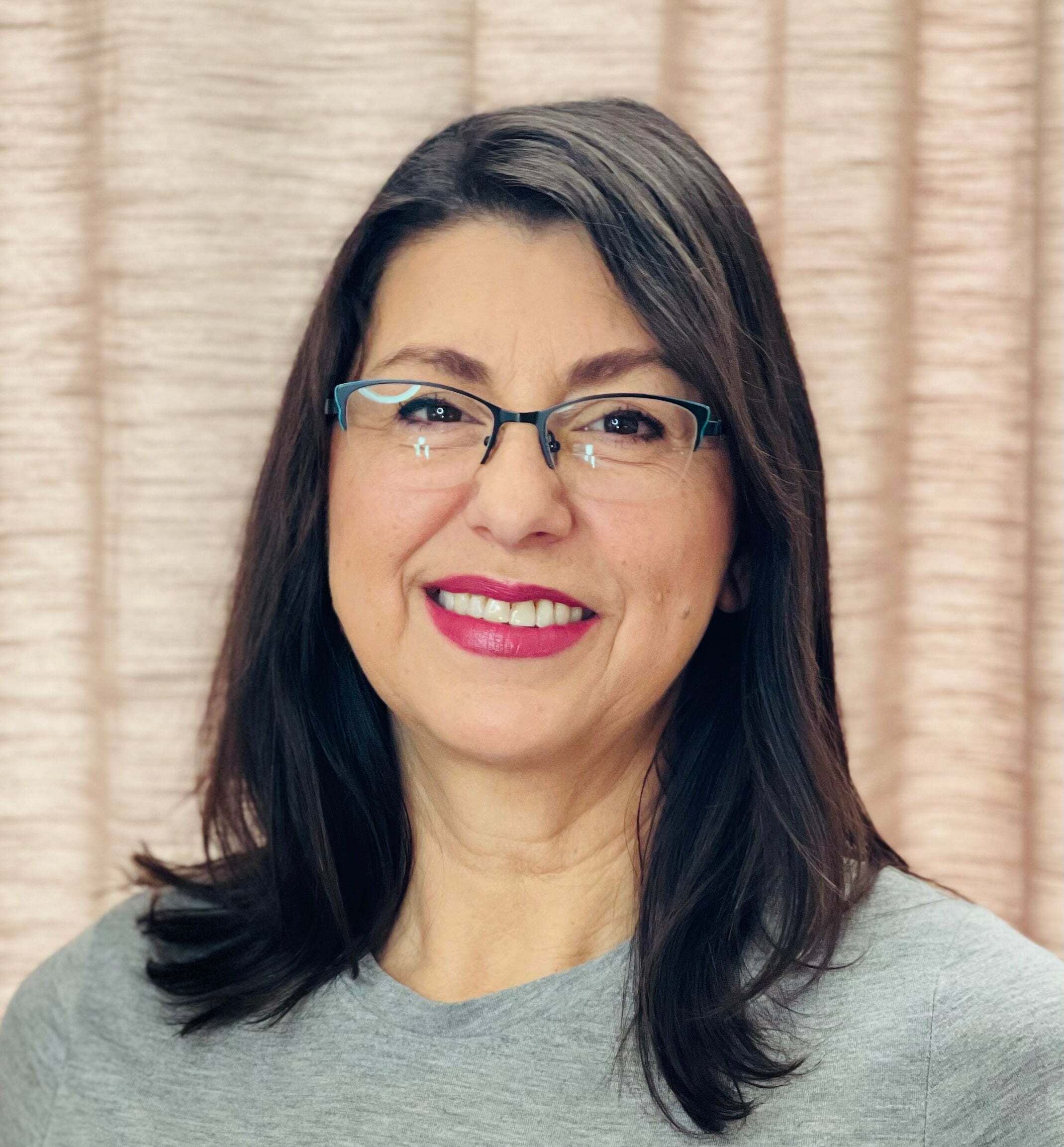 Clara Garza Mackintosh, Real Estate Salesperson in Las Vegas, Americana